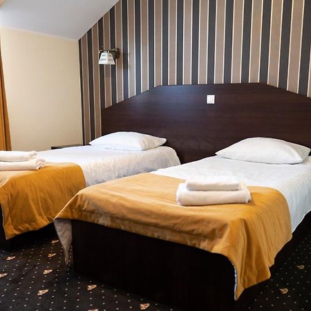 Hotel Podzamcze Гура-Кальвария Экстерьер фото