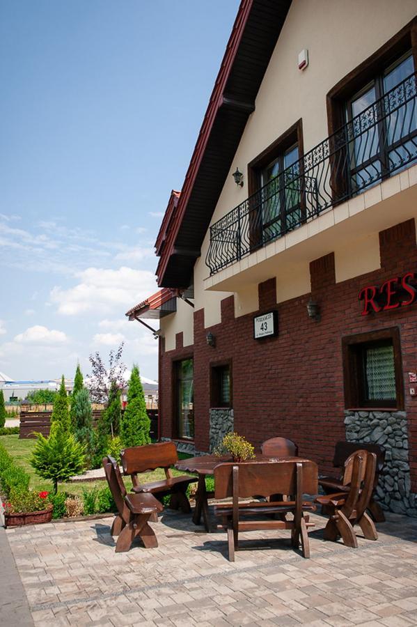 Hotel Podzamcze Гура-Кальвария Экстерьер фото