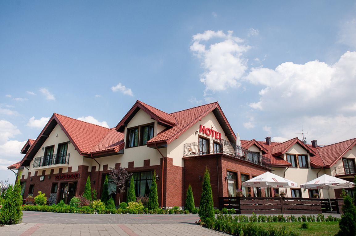 Hotel Podzamcze Гура-Кальвария Экстерьер фото