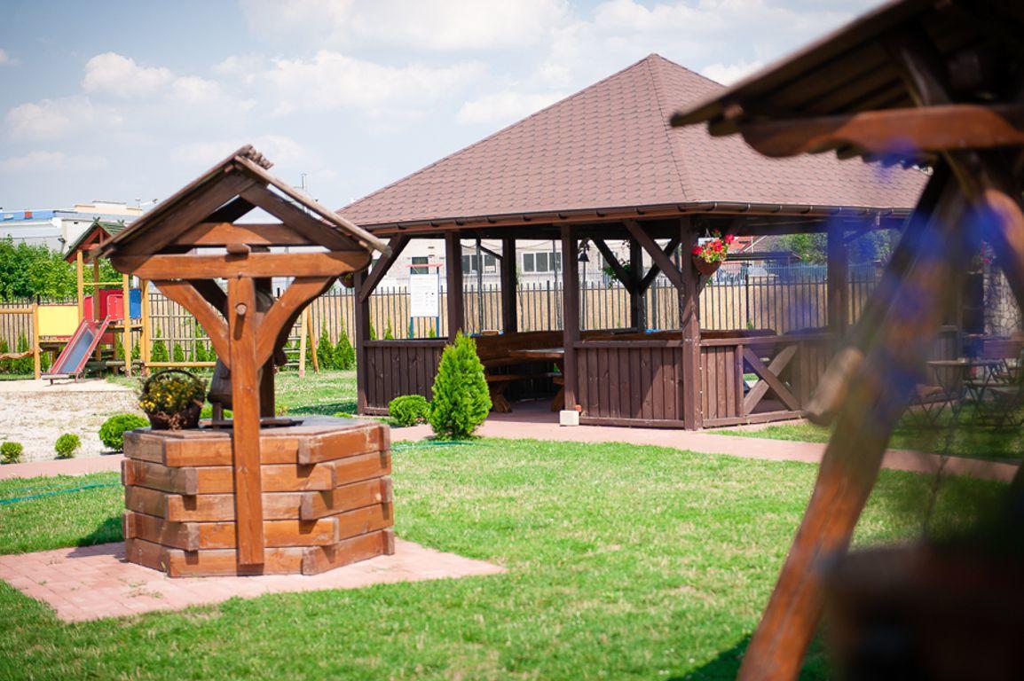 Hotel Podzamcze Гура-Кальвария Экстерьер фото